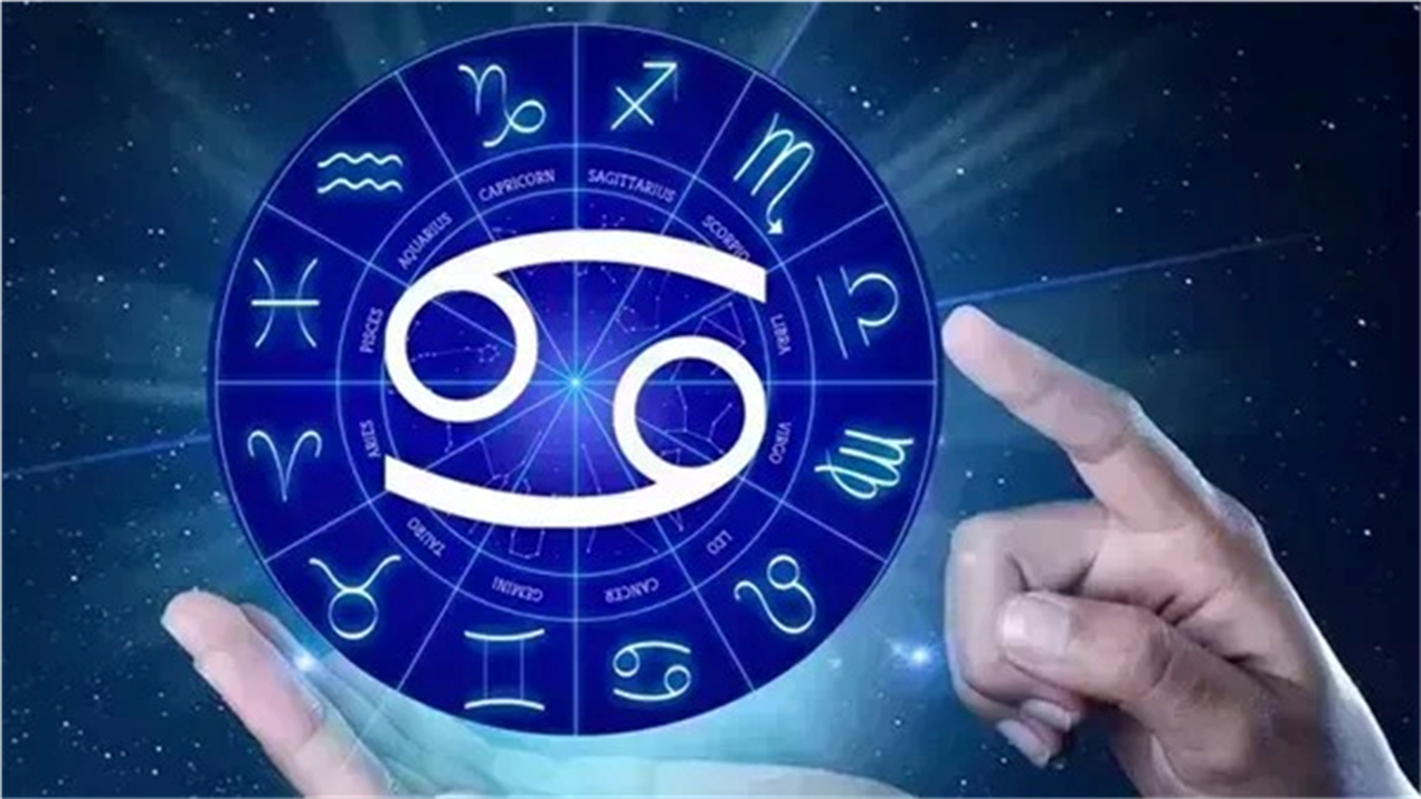 توقعات برج الدلو.. خطوات جريئة تغير مسار حياتك المهنية يوم 26 يناير